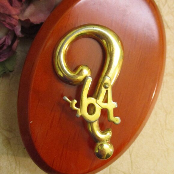 RARE 64,000 Dollar Question Game Show Brooch~VINTAGE Gold Plate Question Brooch - Picture 5 of 11